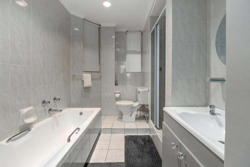 To Let 2 Bedroom Property for Rent in Sea Point Western Cape